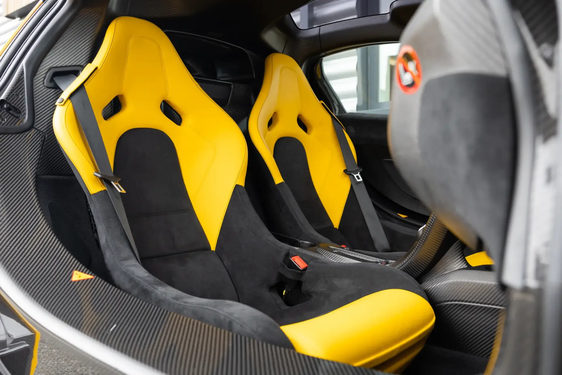 McLaren P1