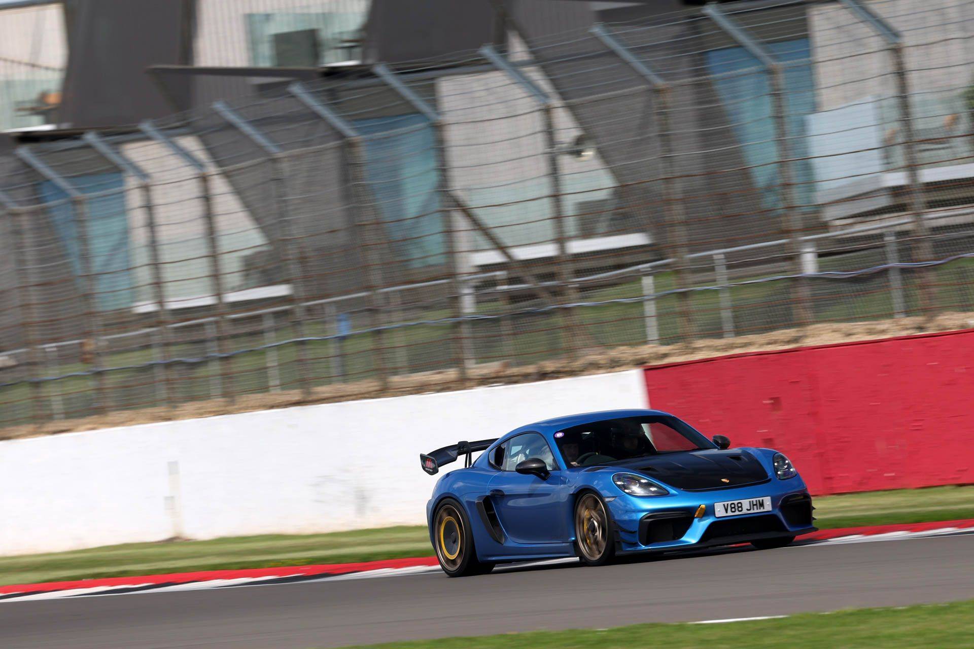 Porsche 718 GT4 RS MR