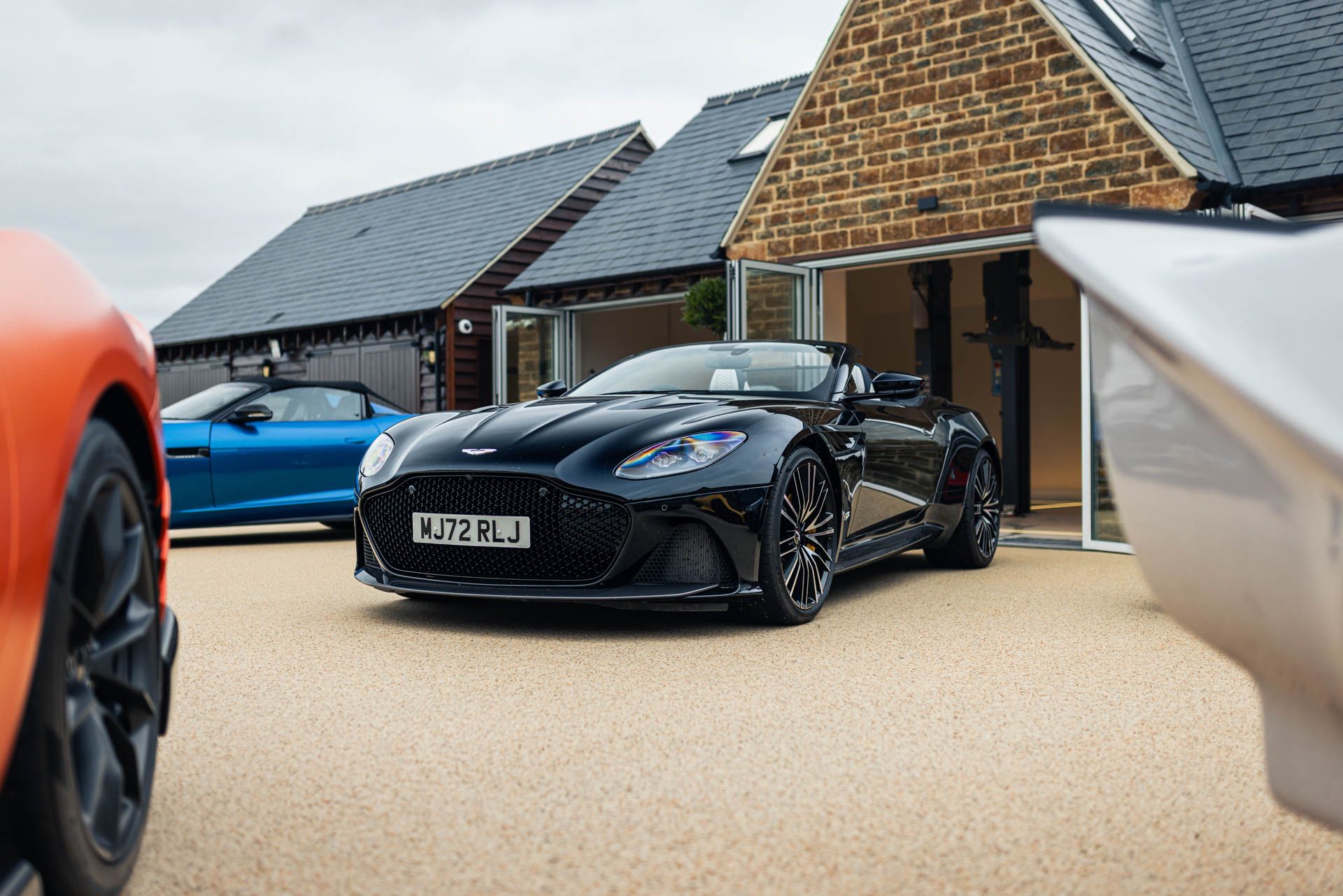 Aston Martin DBS Superleggera Volante