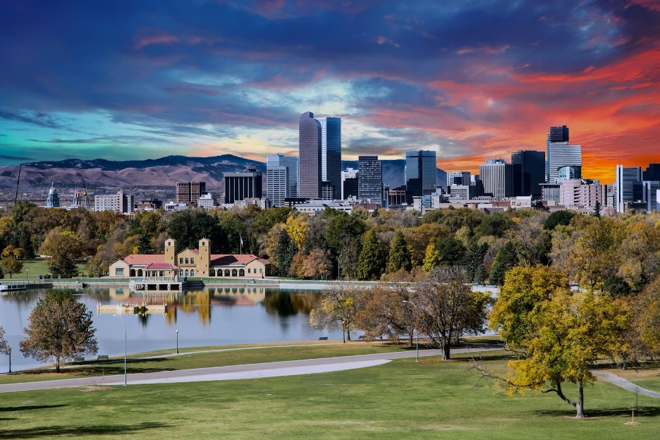 the denver skyline at sunset