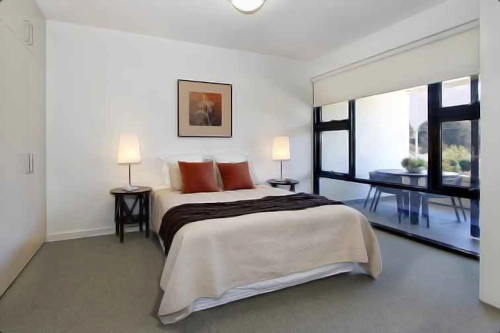 2 bedroom apartment living and kitchen