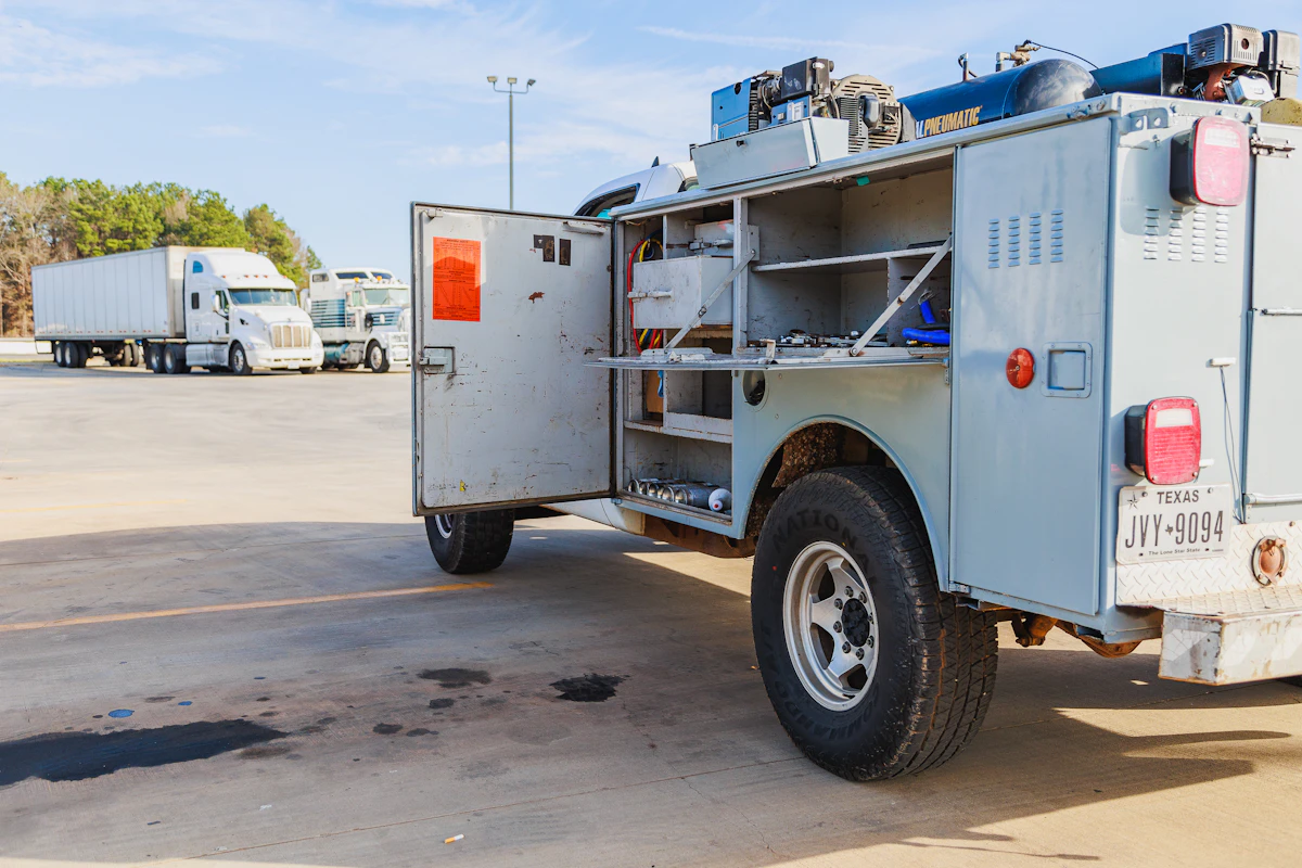 mechanical mobile truck
