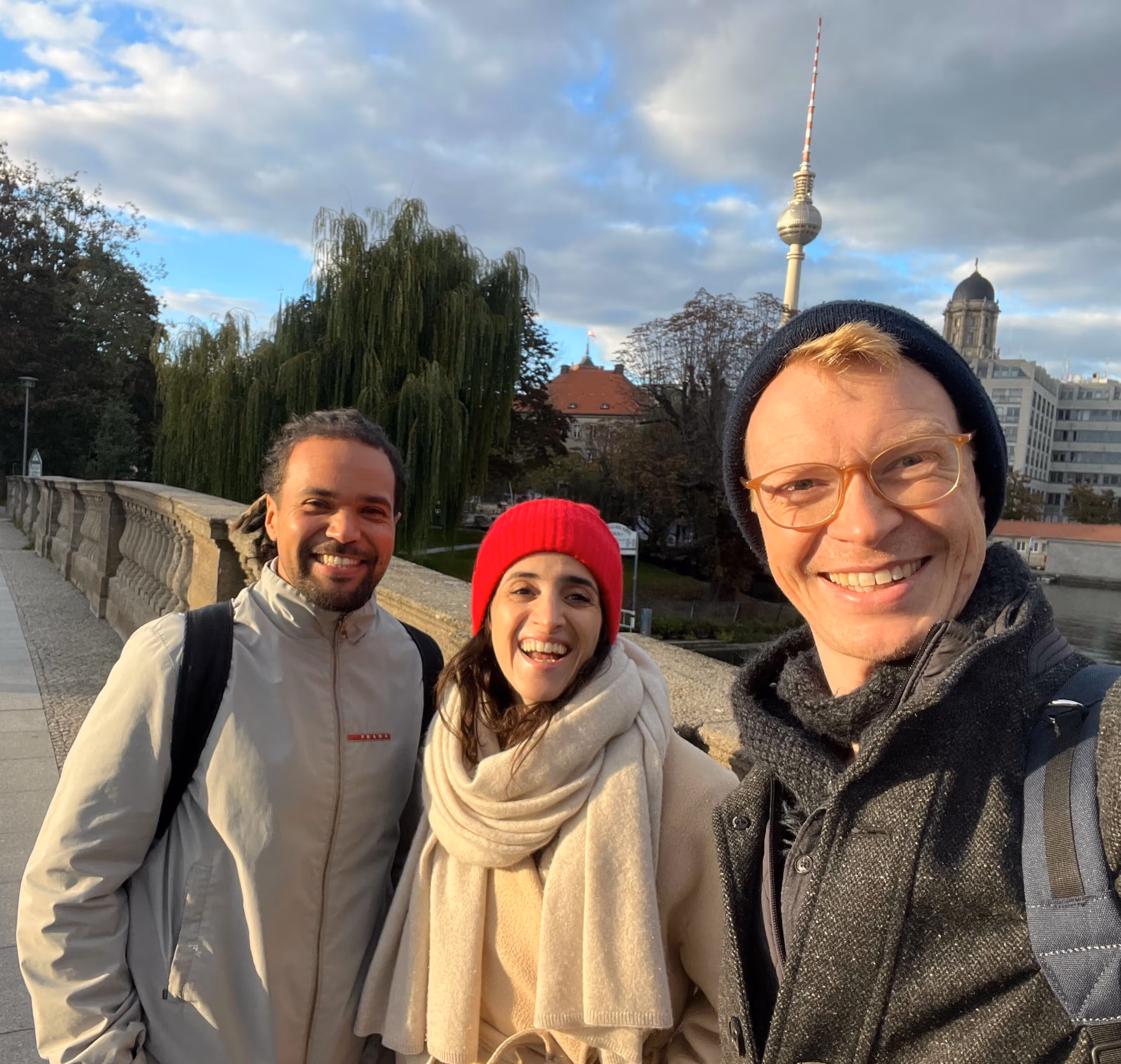 Ein Bild der gemeinsamen Gründungsteams von Thea Care