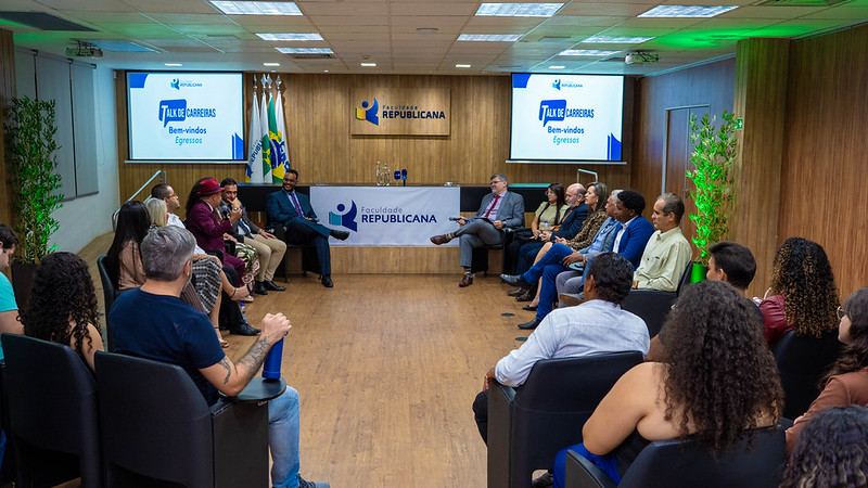 Professores, egressos e alunos debateram as carreiras em Ciência Política