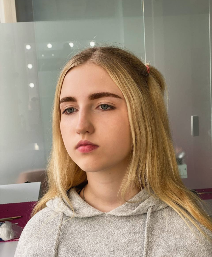 Майстер бровит М.Тернопіль Обрати годину. Гарні натуральні брови. брови за 30 хв. Втілю ваші побажання.