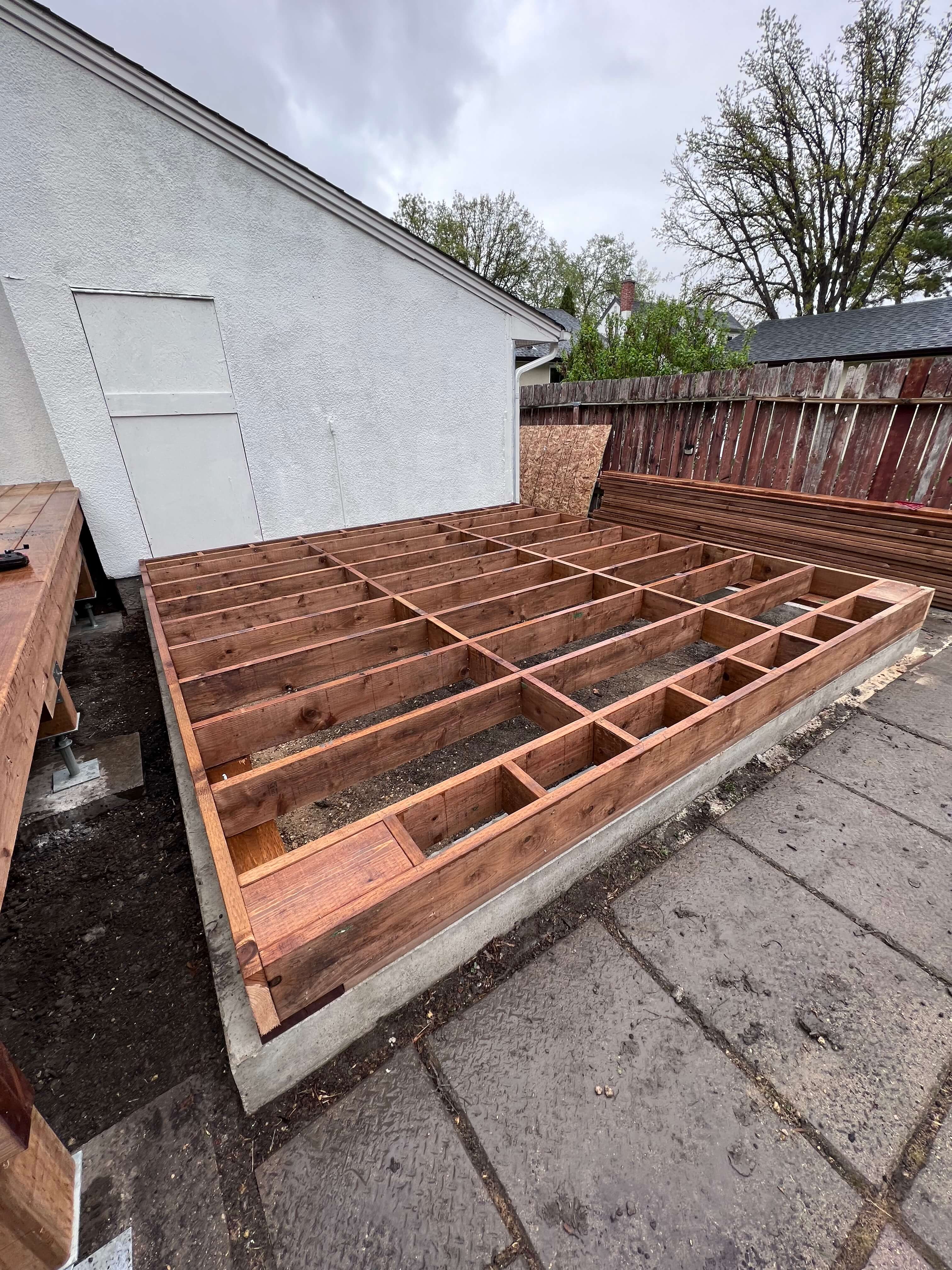 Outdoor deck for town house 