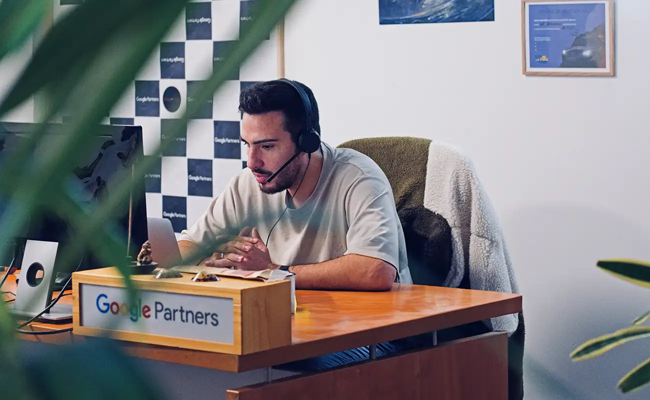 Valentin en réunion client en visio