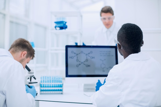 Specialiste en medecine genomique