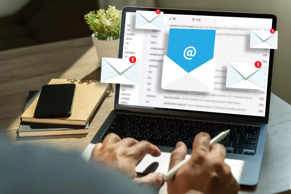 Communication par email, message en ligne