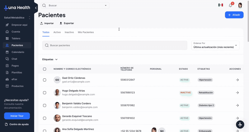 Sistema de gestión de pacientes Luna Salud mostrando lista de pacientes con información de contacto, estado activo e inactivo y opciones de administración