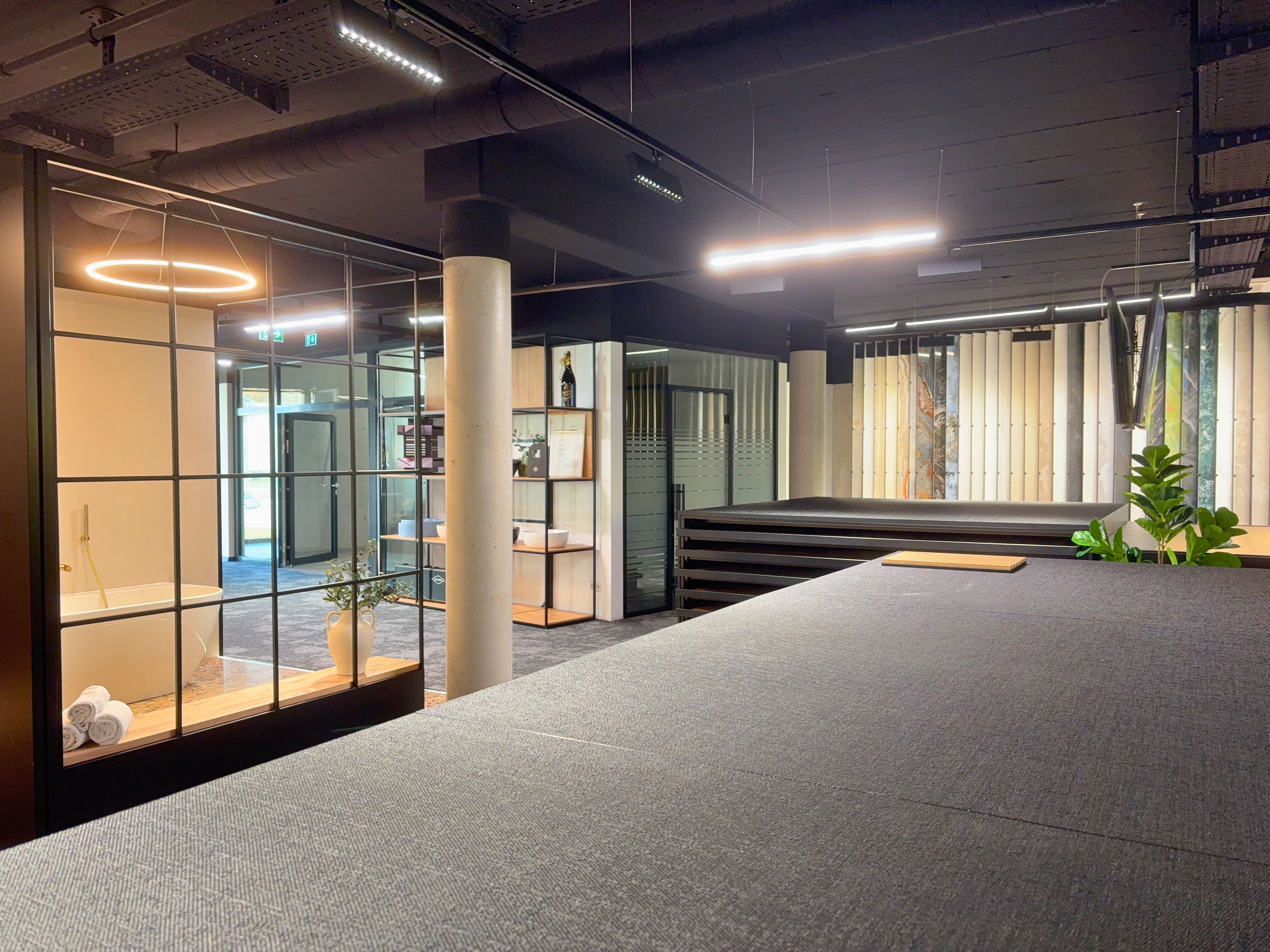 Wohnzimmer Renovation - Trockenbau, Maler Arbeiten, Fliesen Verlegen Vohrer Nachher