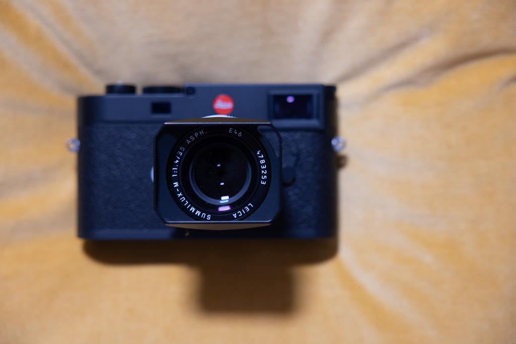 Zusammen mit dem Summilux 35mm einfach eine hübsche Kamera, die Leica M11