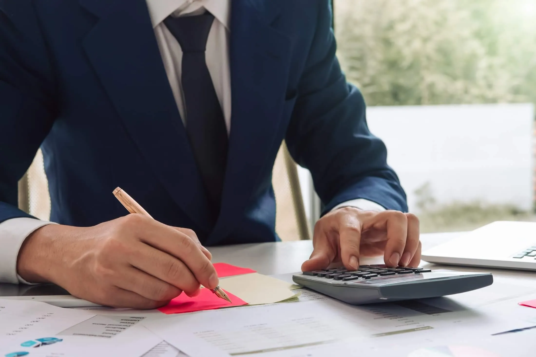 Predictable costs, reduced hardware investments, lower staffing costs