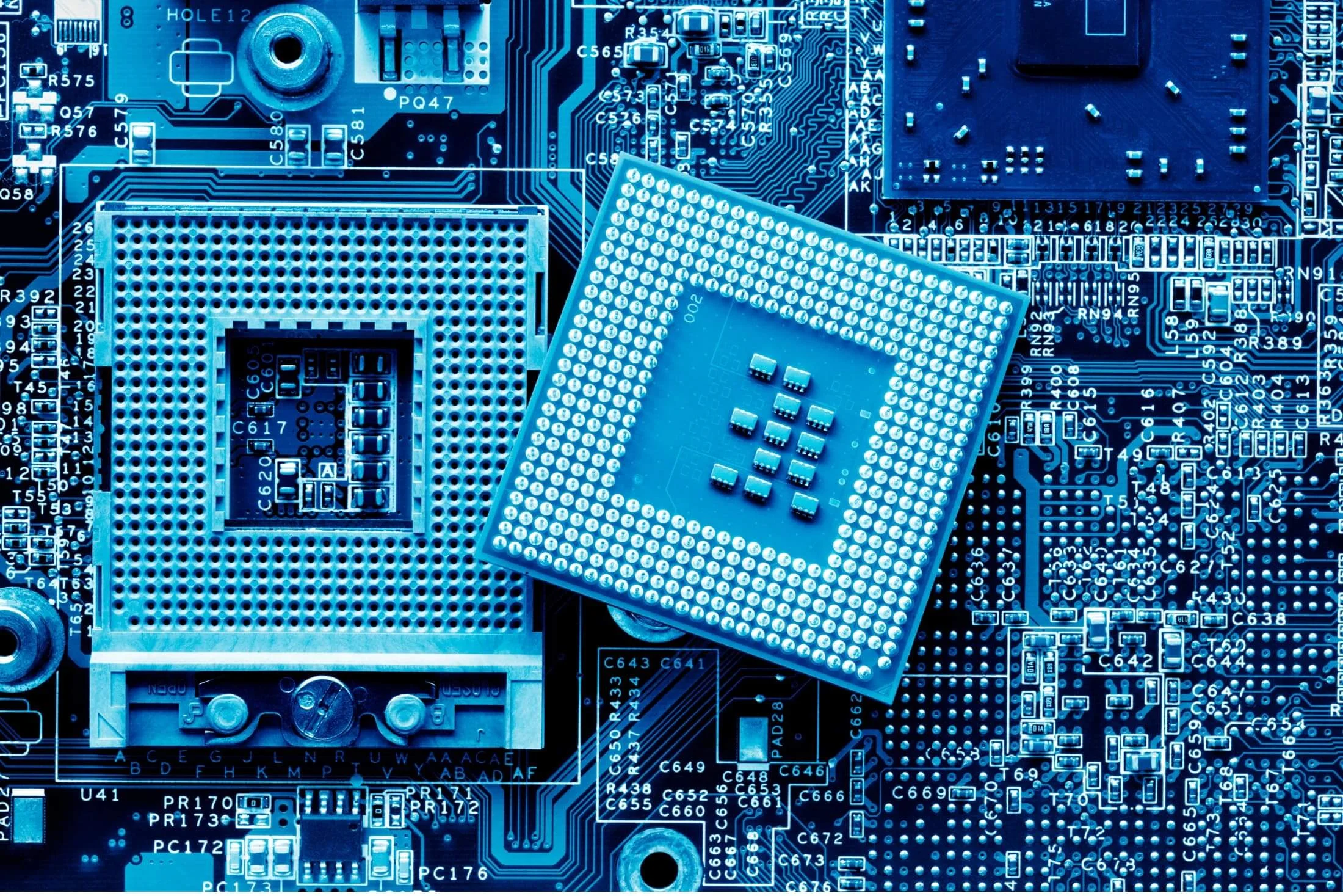 Intel Approaches Apple for Strategic Investment Amid Chipmaker's Turnaround Efforts