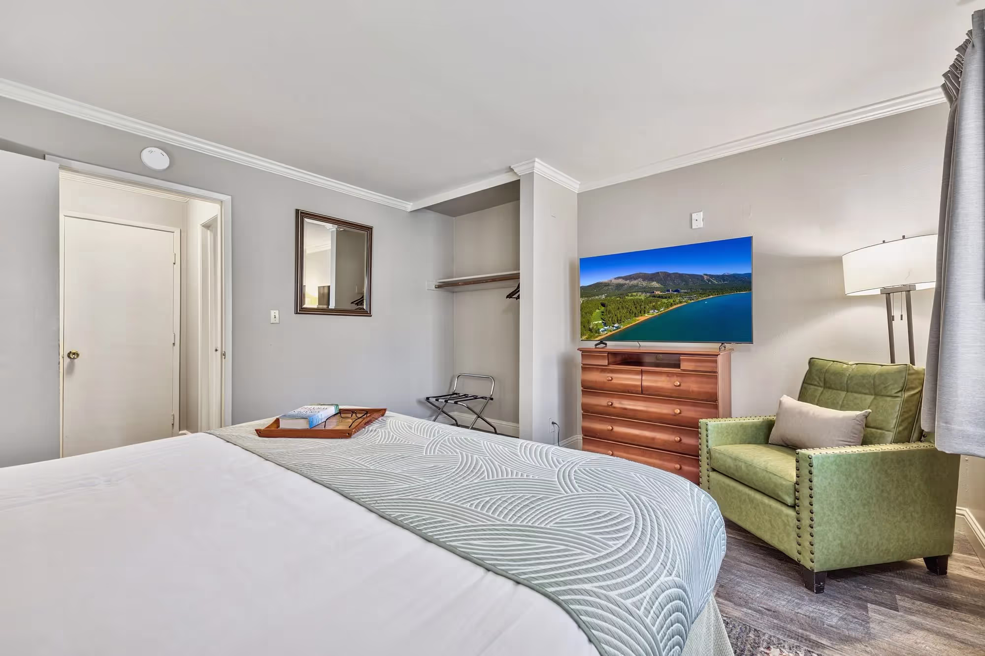 One Bedroom Poolside Bedroom