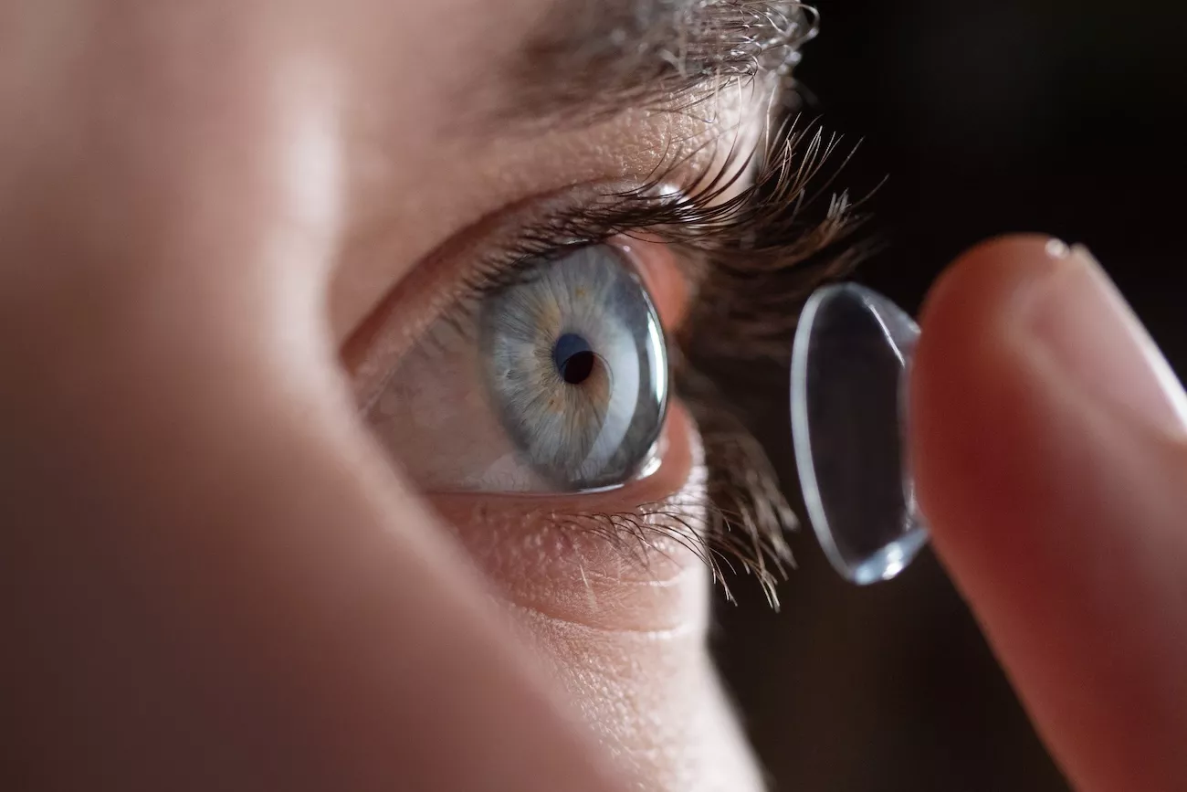 Switching from Glasses to Contact Lenses: What You Need to Know
