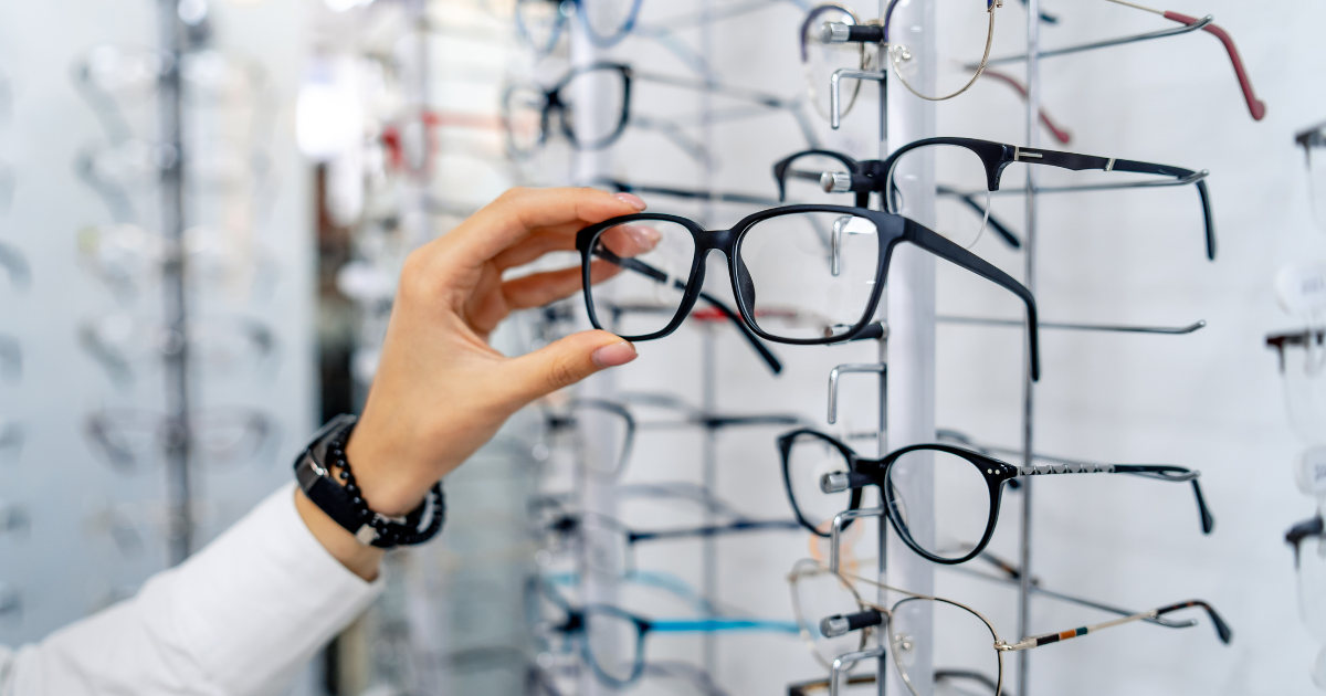 How to Choose Statement Glasses That Complement Your Skin Tone and Face Shape