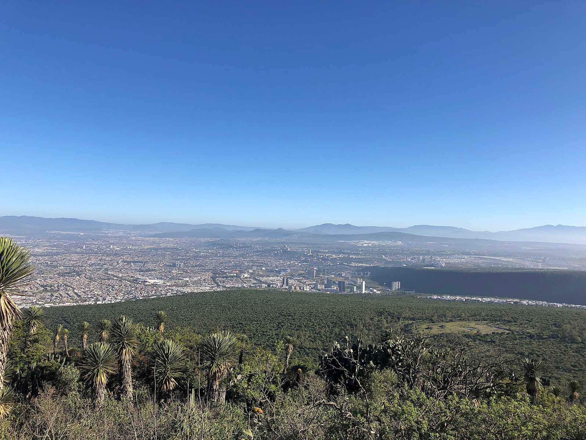 Vista del paisaje del Parque Nacional El Cimatario en Querétaro