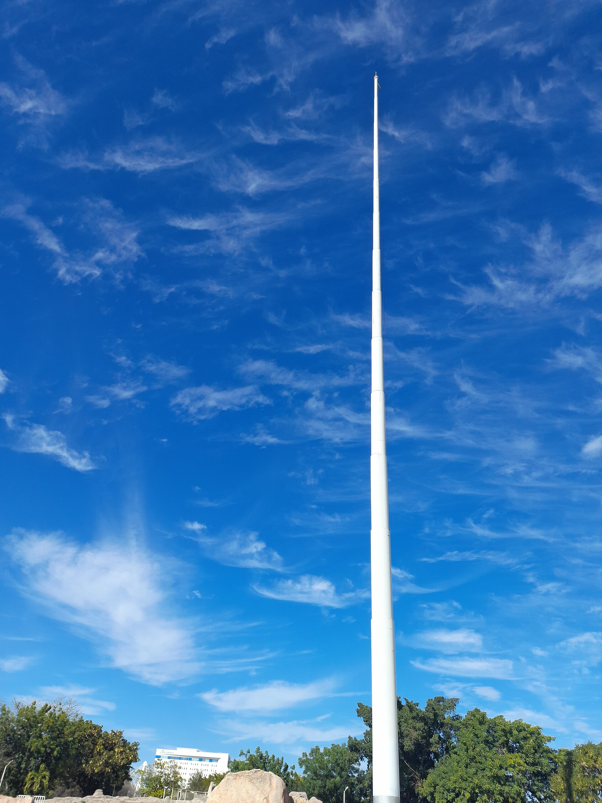 Asta bandera monumental en el Parque Las Riberas de Culiacán