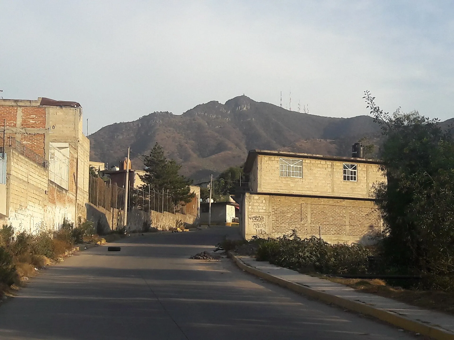 Vista de la Sierra de Guadalupe desde Santa María Cuautepec, Estado de México