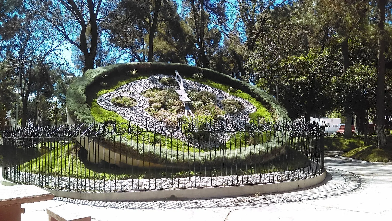 Reloj Floral en Parque Hidalgo