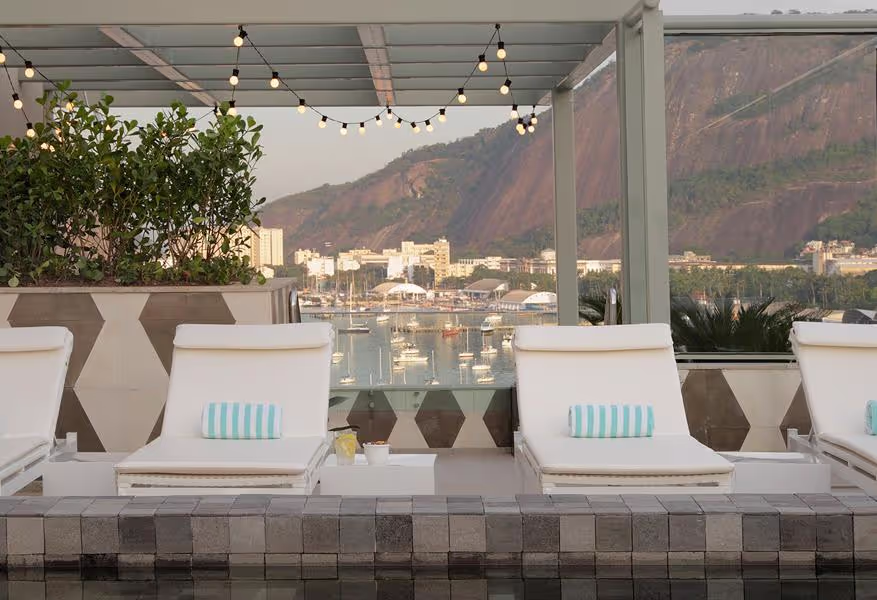 Yoo2 Rio de Janeiro by Intercity pool