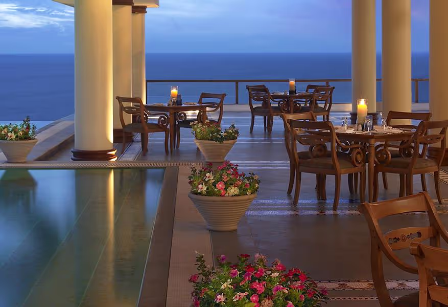 The Leela Kovalam, A Raviz Hotel Poolside Dining