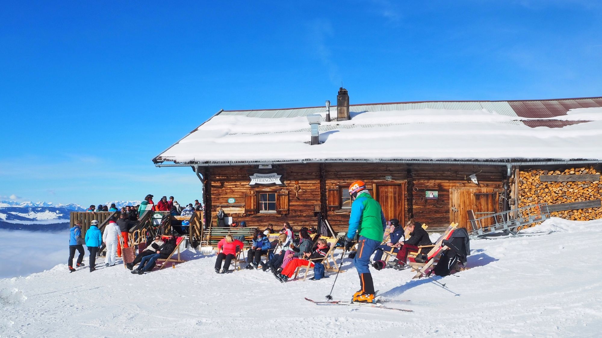 Sunbathing and refueling at the Fleidingalm at 1611 metres