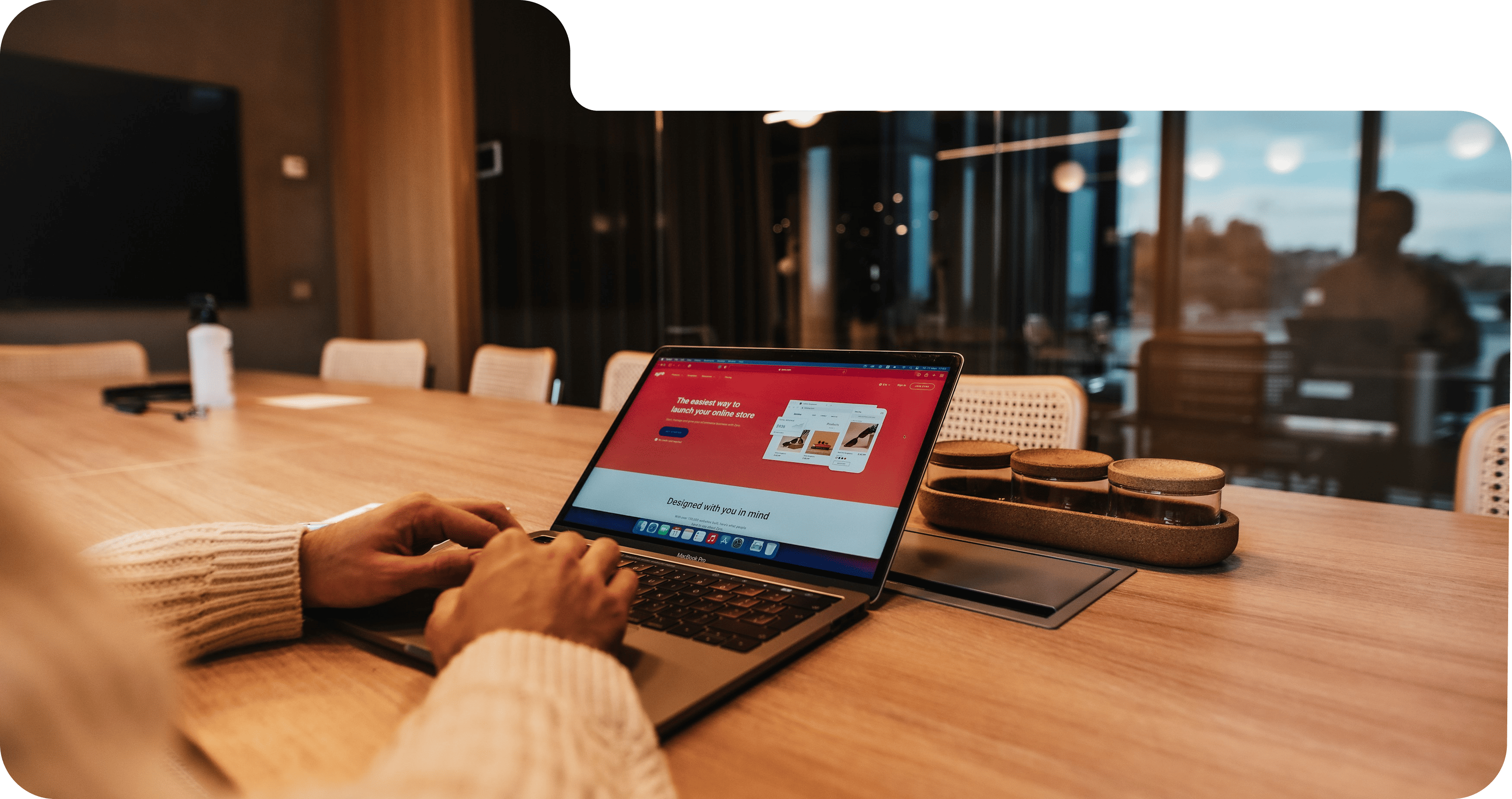 Comparison of Webflow, Framer, and Shopify logos for choosing the best DTC e-commerce website platform.