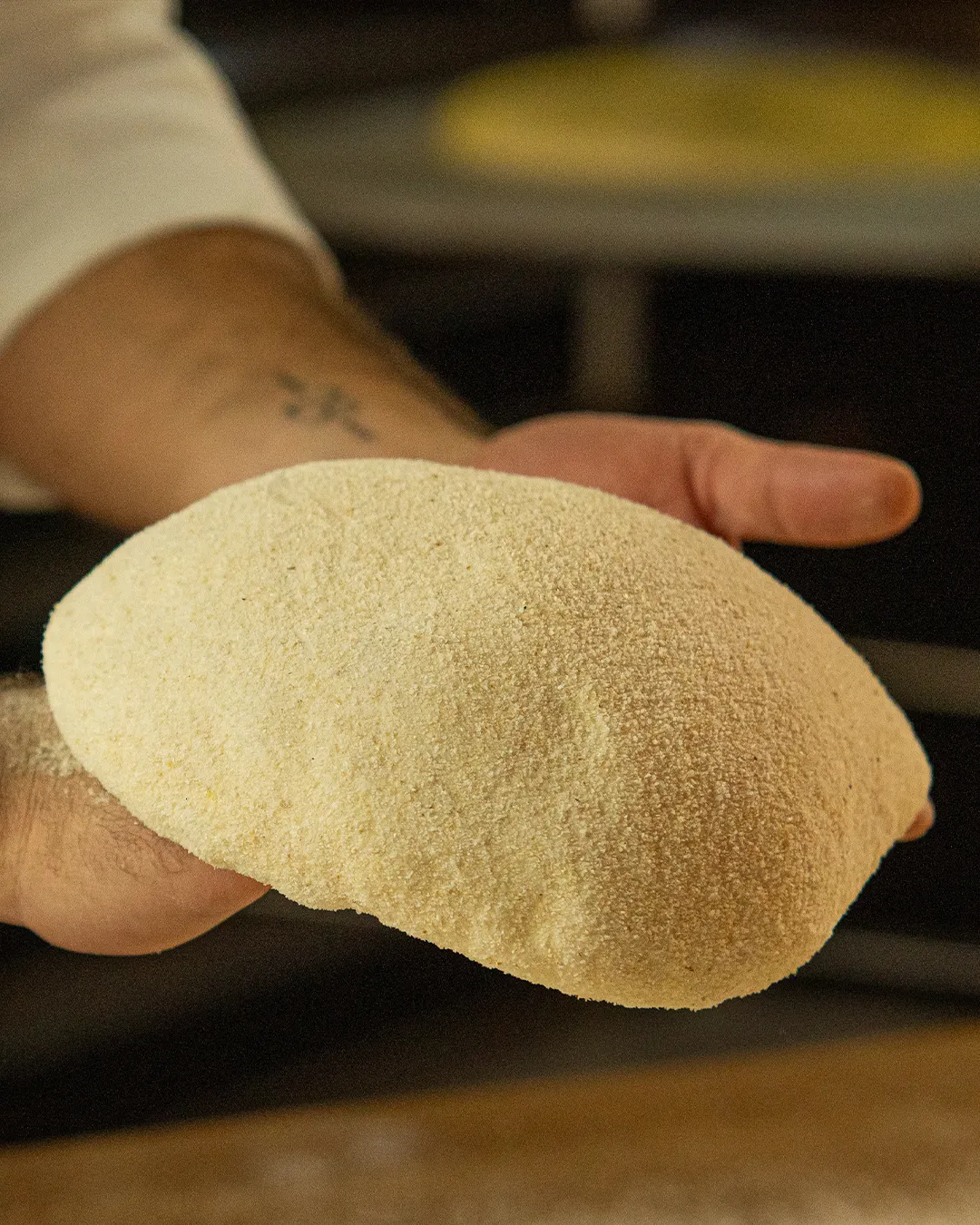 Lo chef mostra un impasto