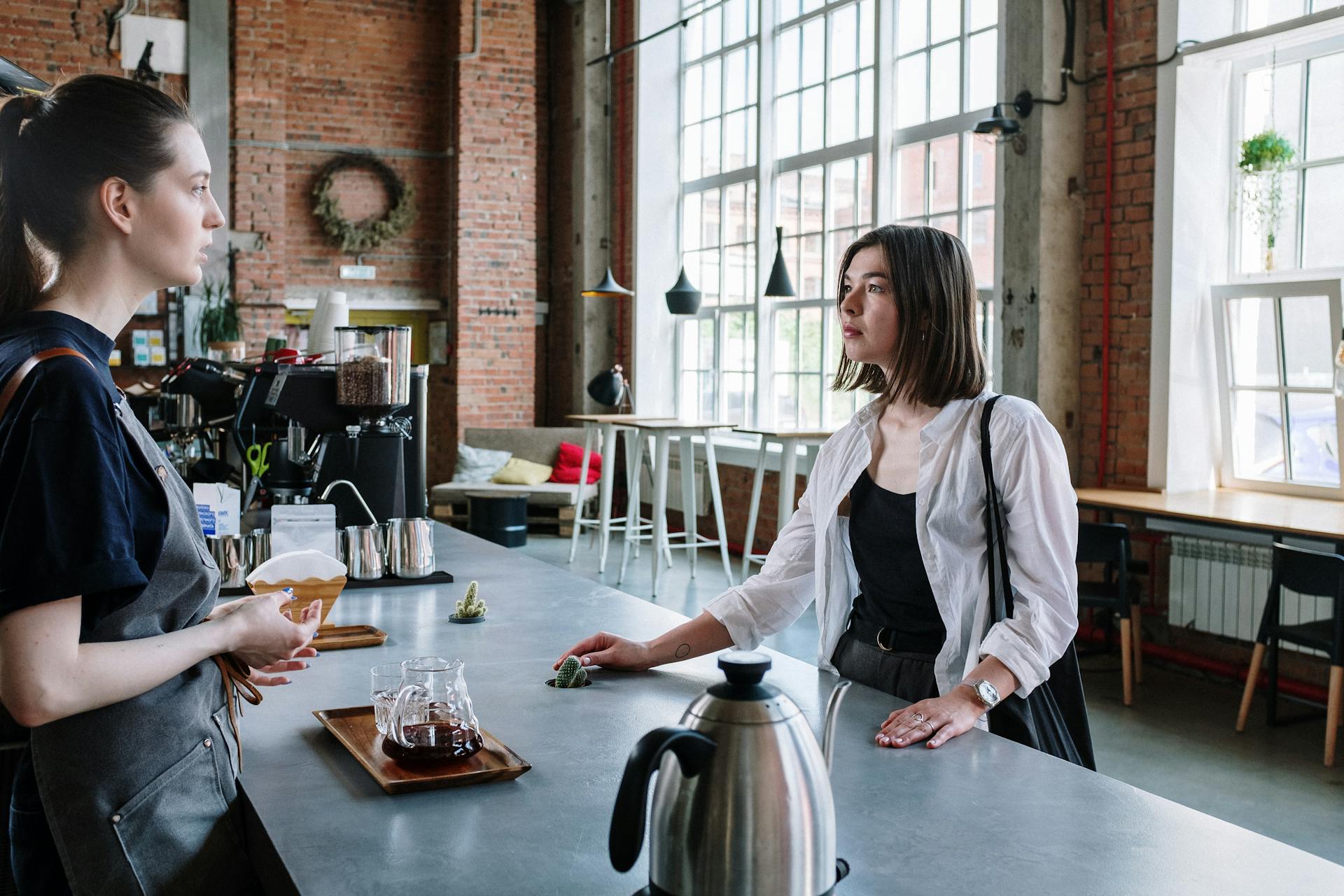What are the minimum hours for casual workers in hospitality