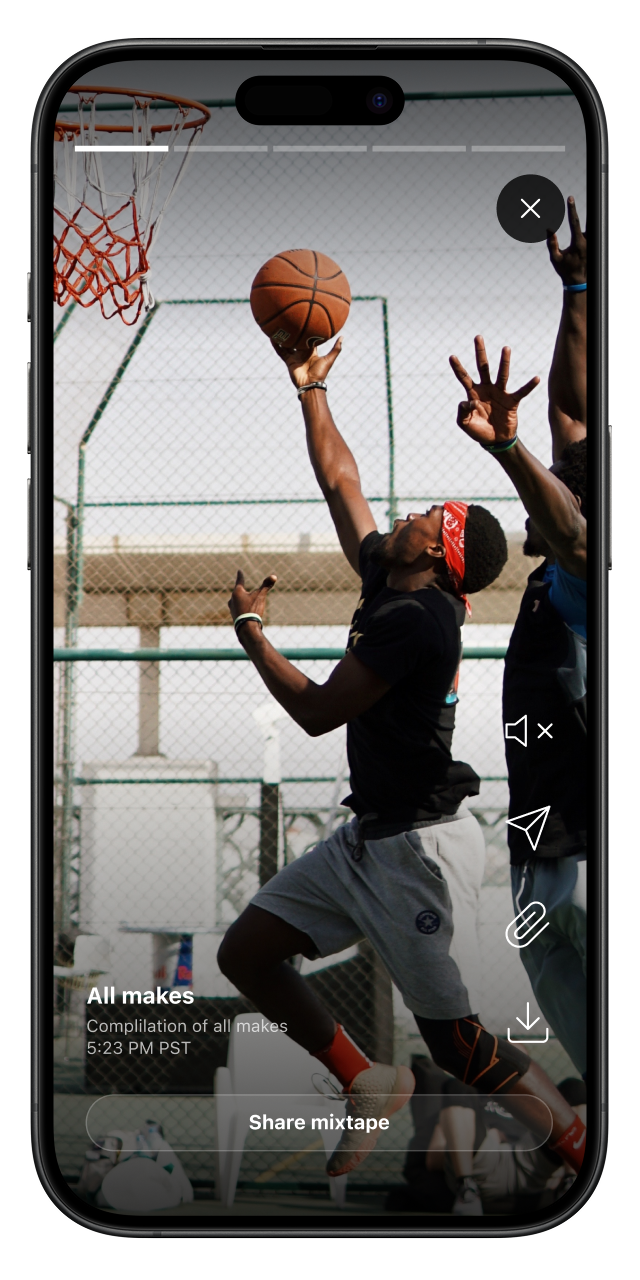 Mobile app screen showing basketball team roster 