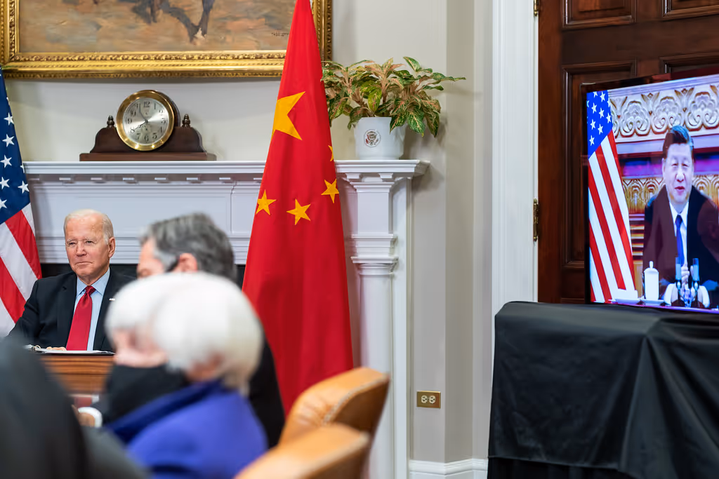Should the US pursue a new Cold War with China?
