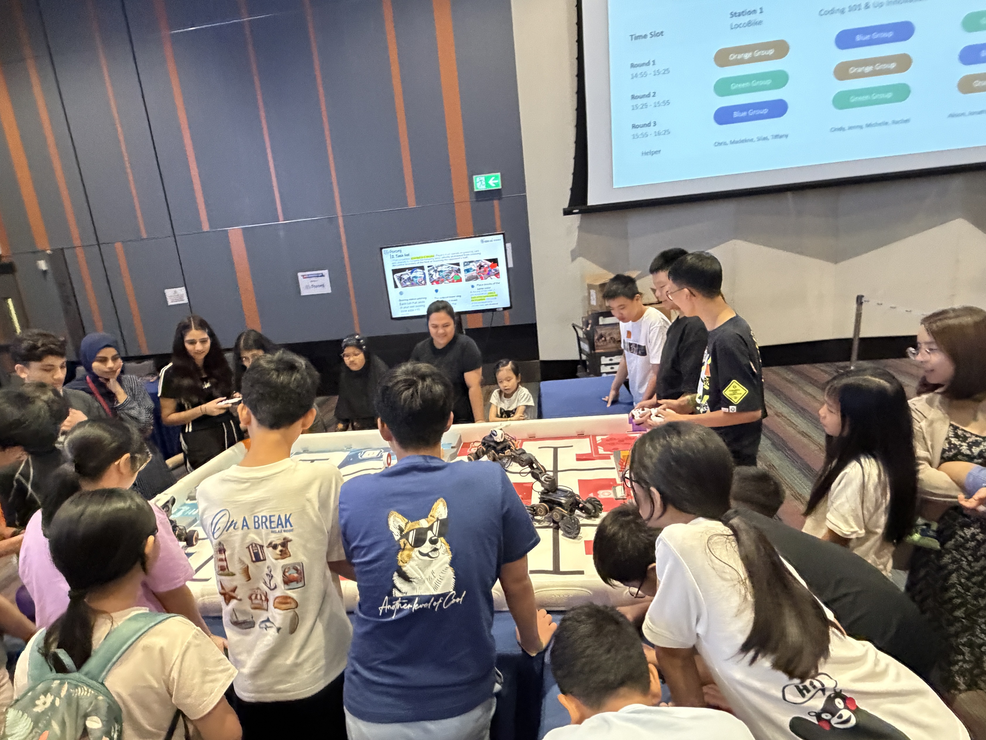 機械人比賽「優必選新星行動：AI協作類對對抗賽事 」