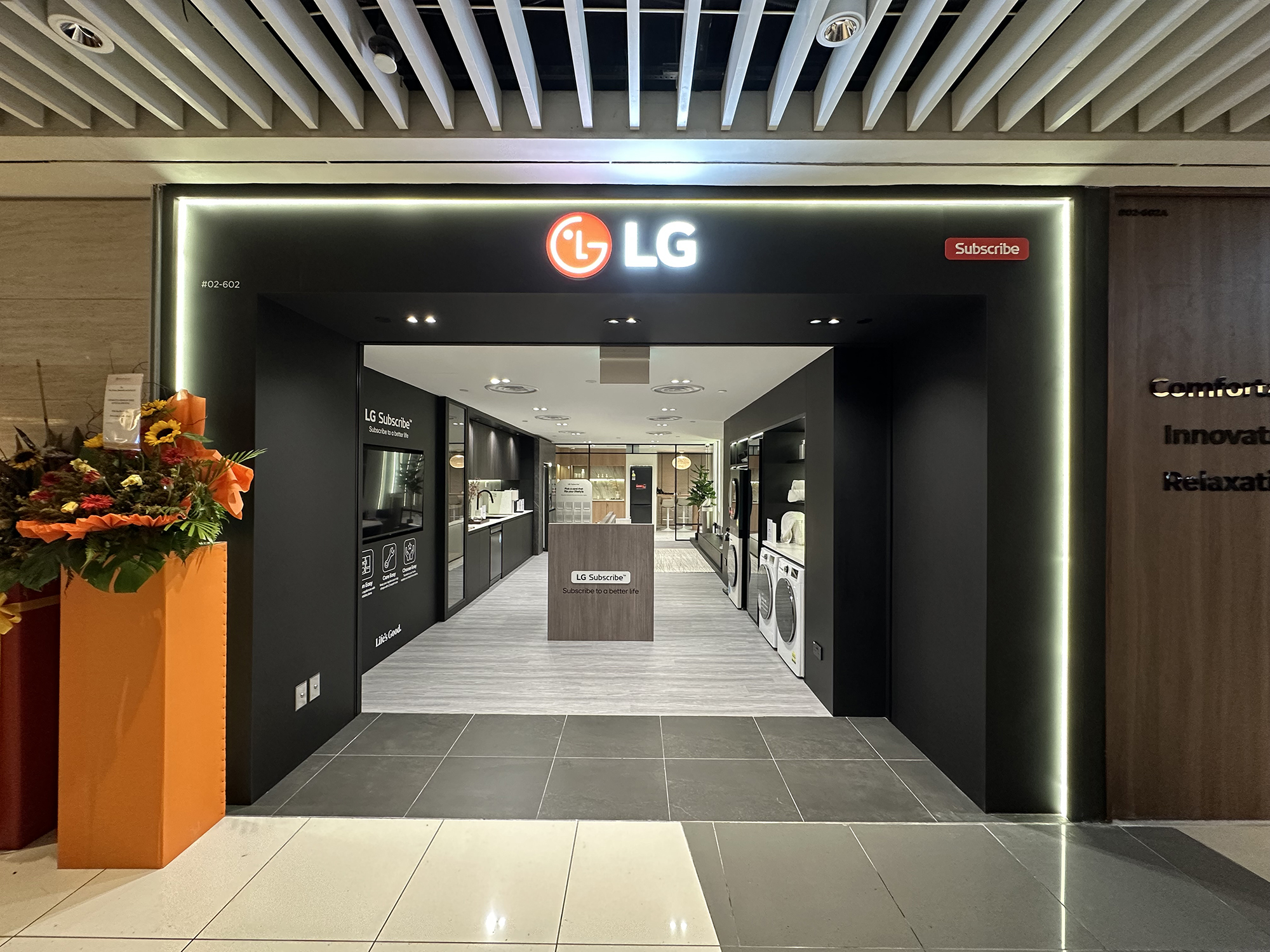 LG Subscribe Store @ Suntec