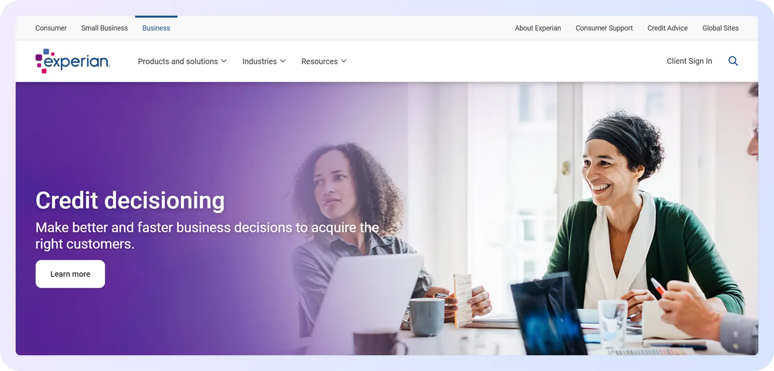 Experian PowerCurve homepage highlighting credit decisioning solutions for faster, data-driven business decisions.