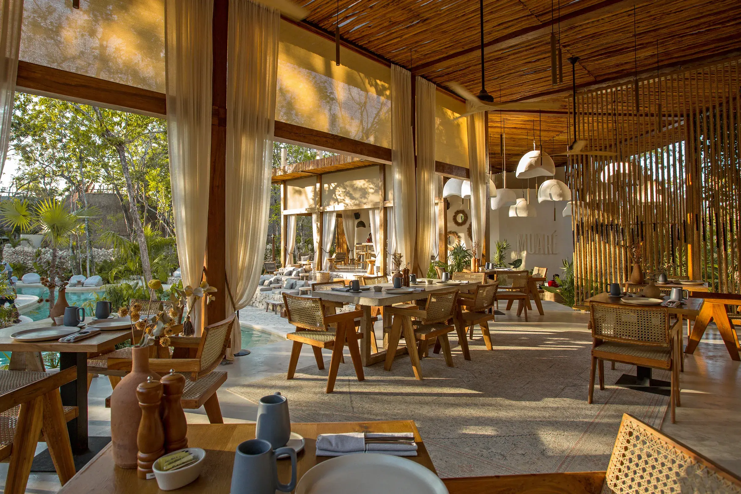 restaurante-vista-plantas-tropicales