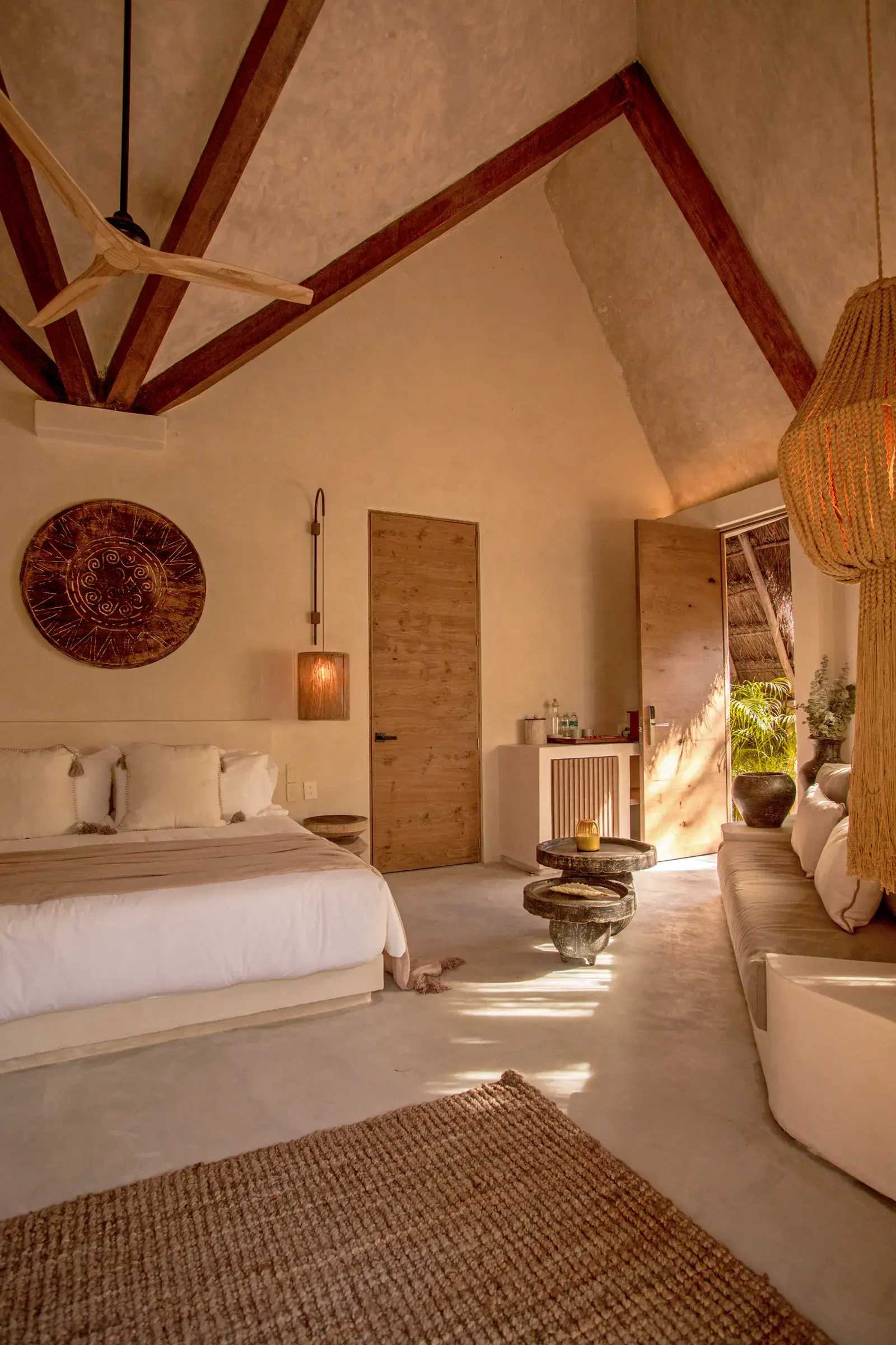 habitacion-cama-sala-lamparas