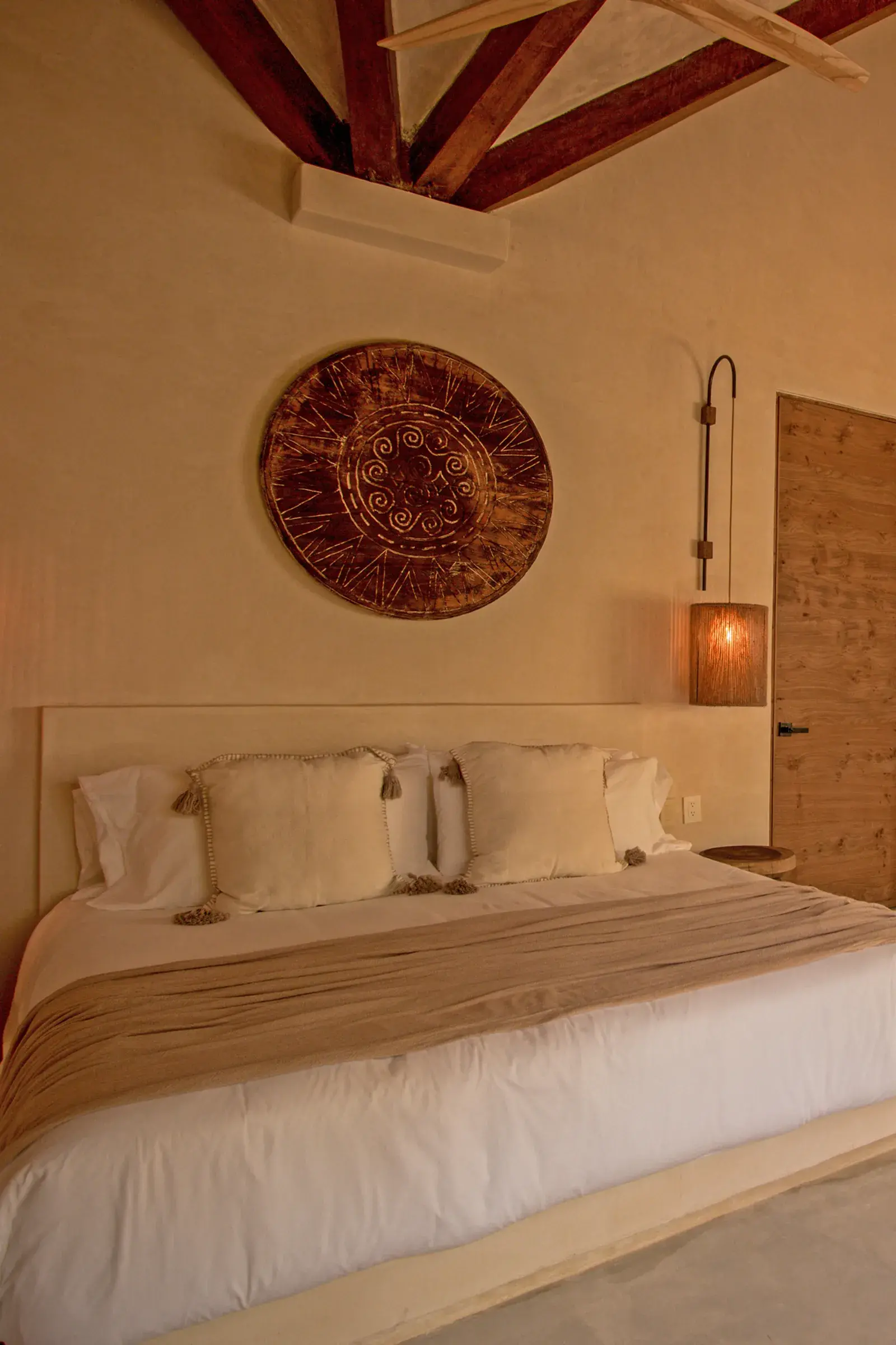 habitacion-cama-sala-lamparas
