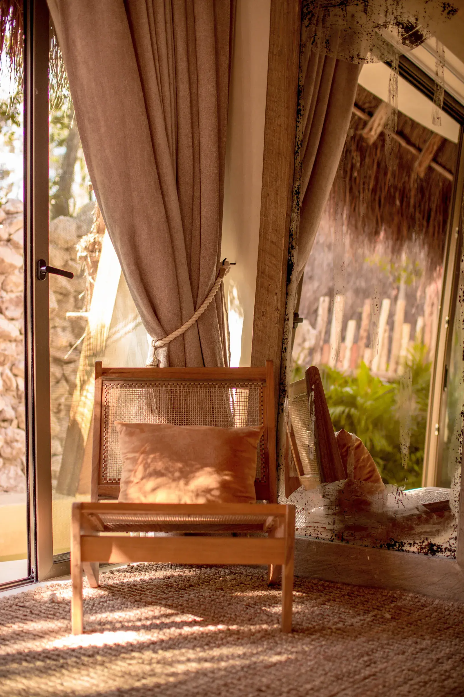 habitacion-cama-sala-lamparas