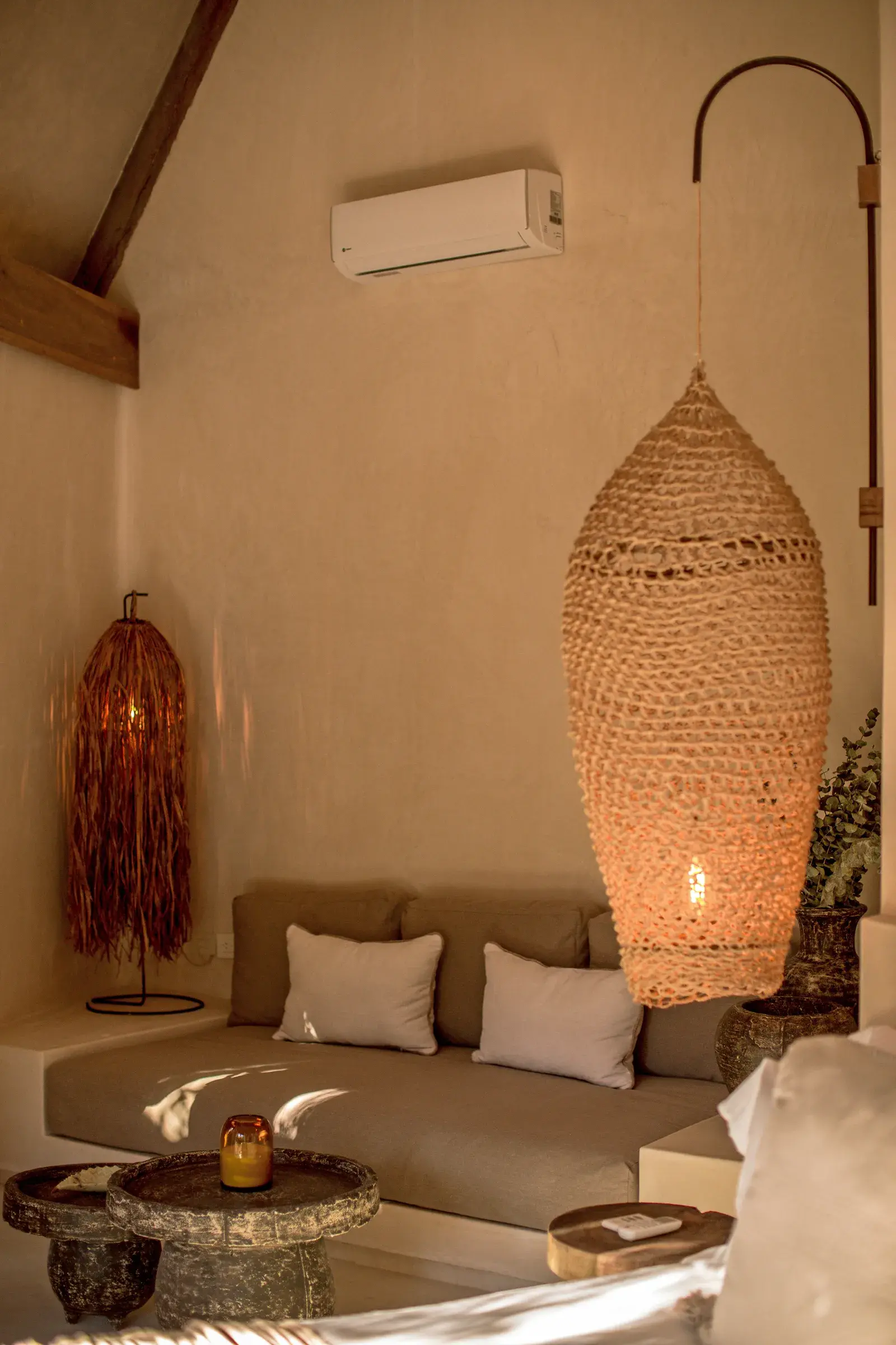 habitacion-cama-quen-size-sofa-silla