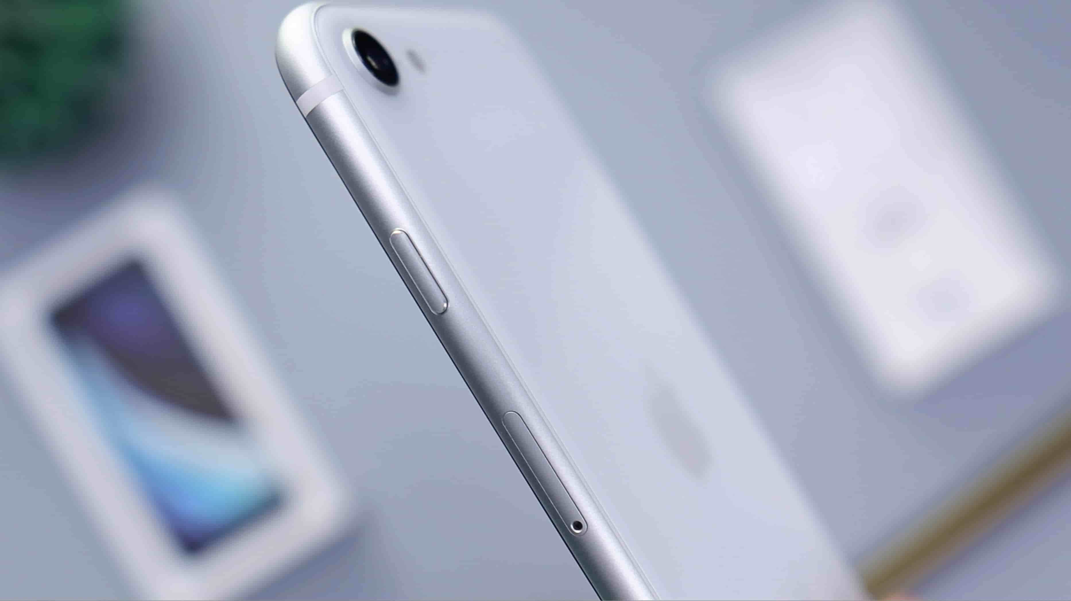 iPhone SE (2022)