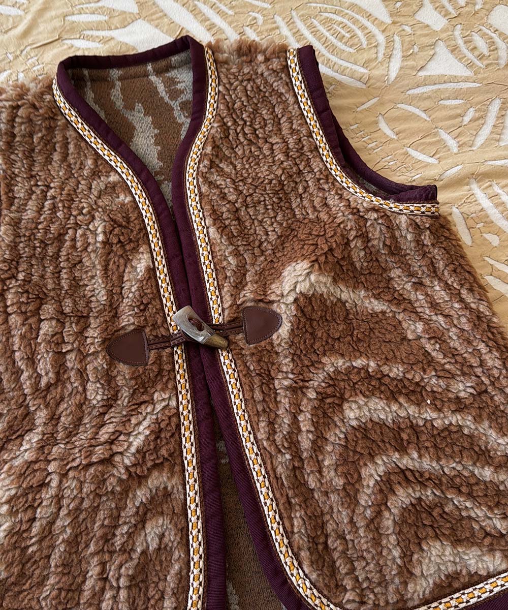 JUNO | Wool Vest with Trim