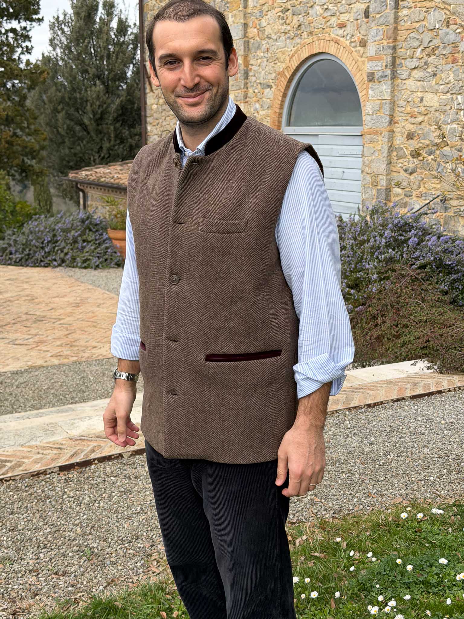 OTTAVIANO | Brown Herringbone Cashmere Vest with Burgundy Details