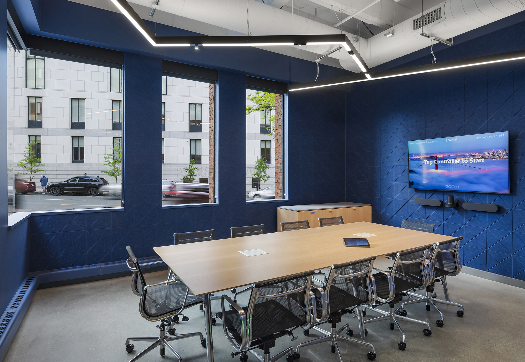 One-touch rooms for a Boston headquarters