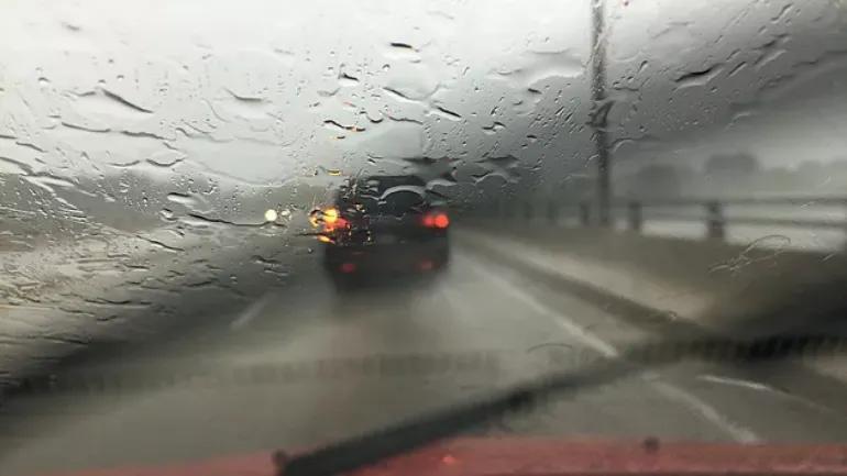 Image of a truck in traffic