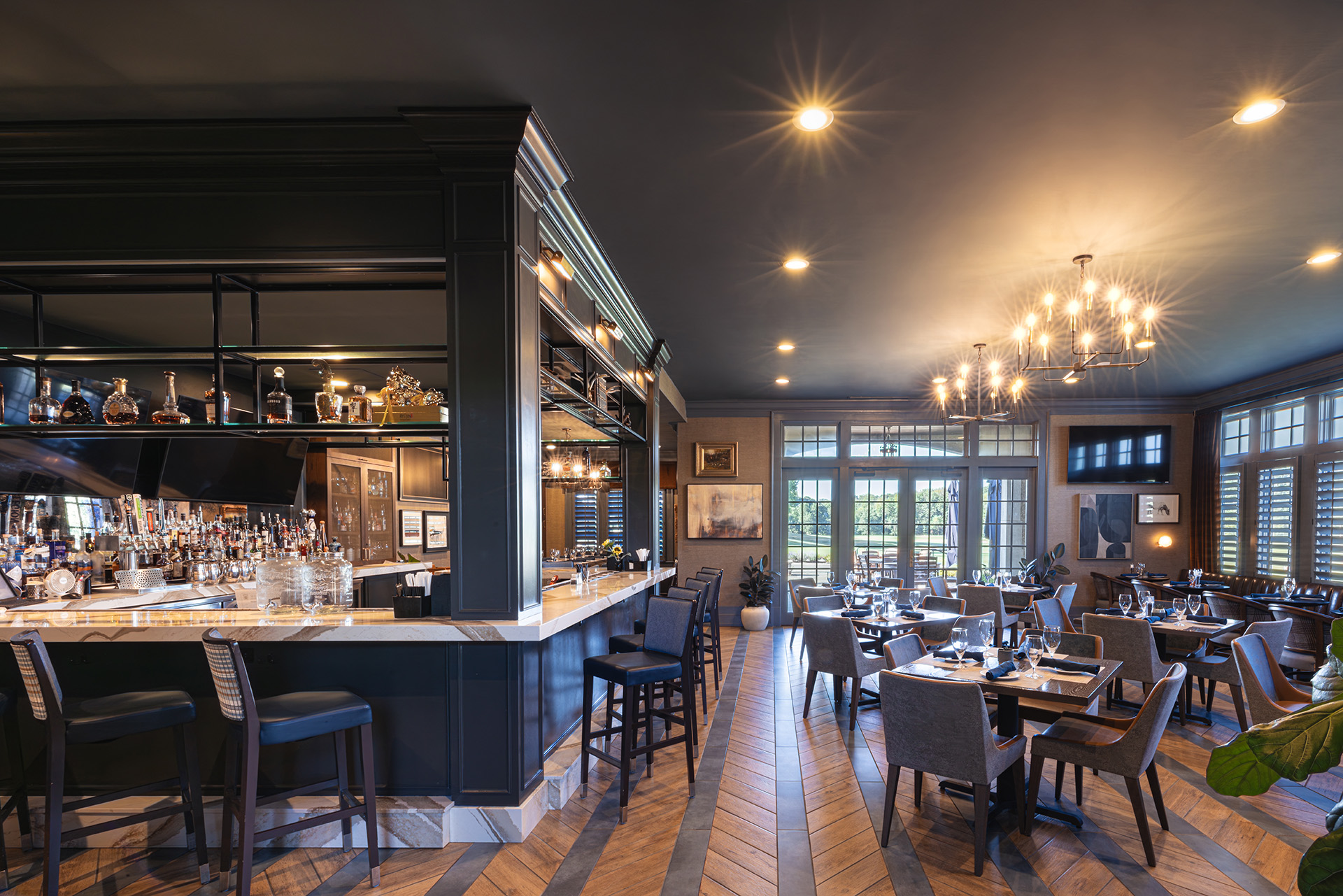 Custom full-service bar and dining area at Longview Country Club in Waxhaw, NC, designed by Ossa Studio.