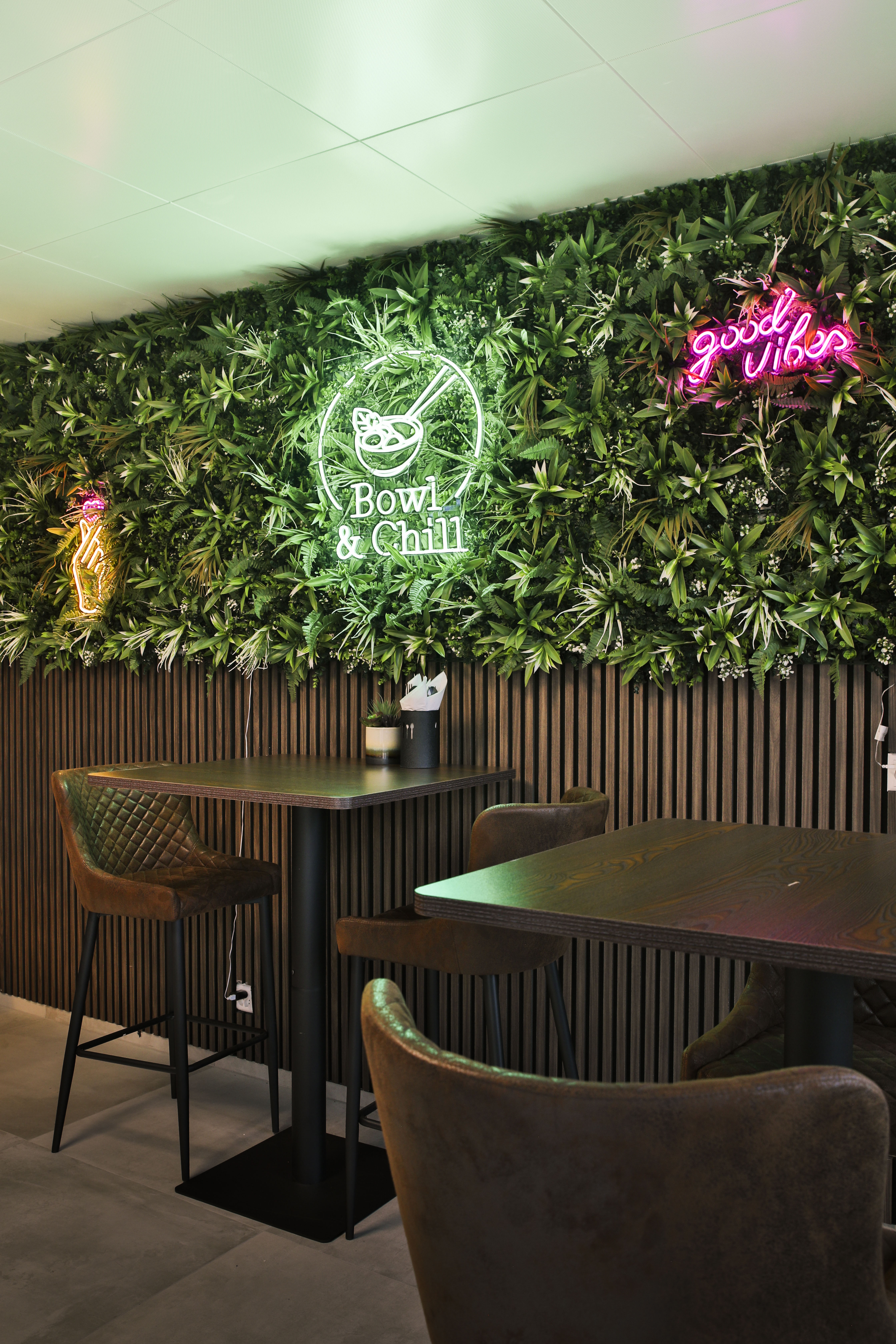 T Shirt bowl & chill