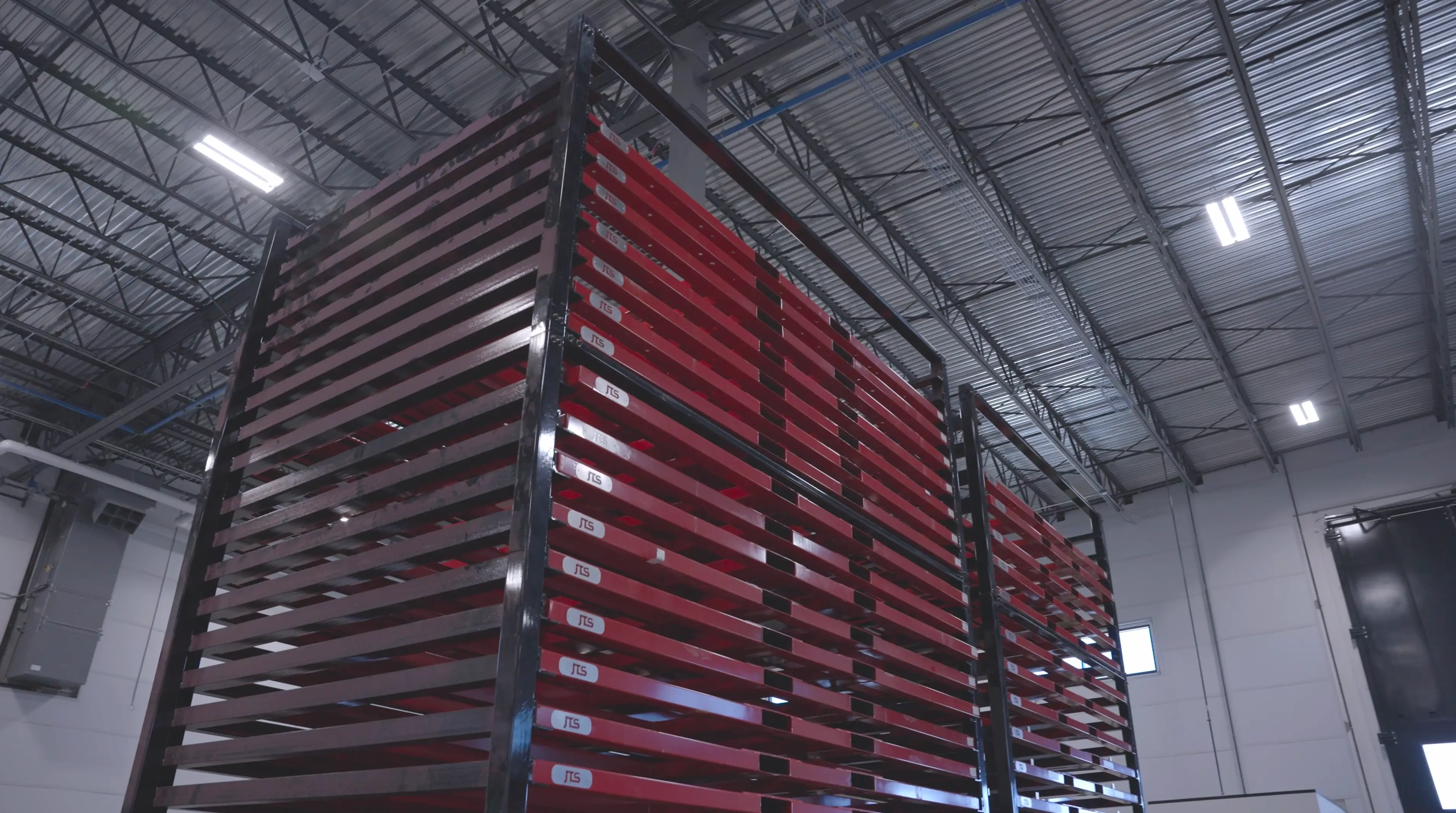 Heavy-duty vertical sheet rack for metalworking operations