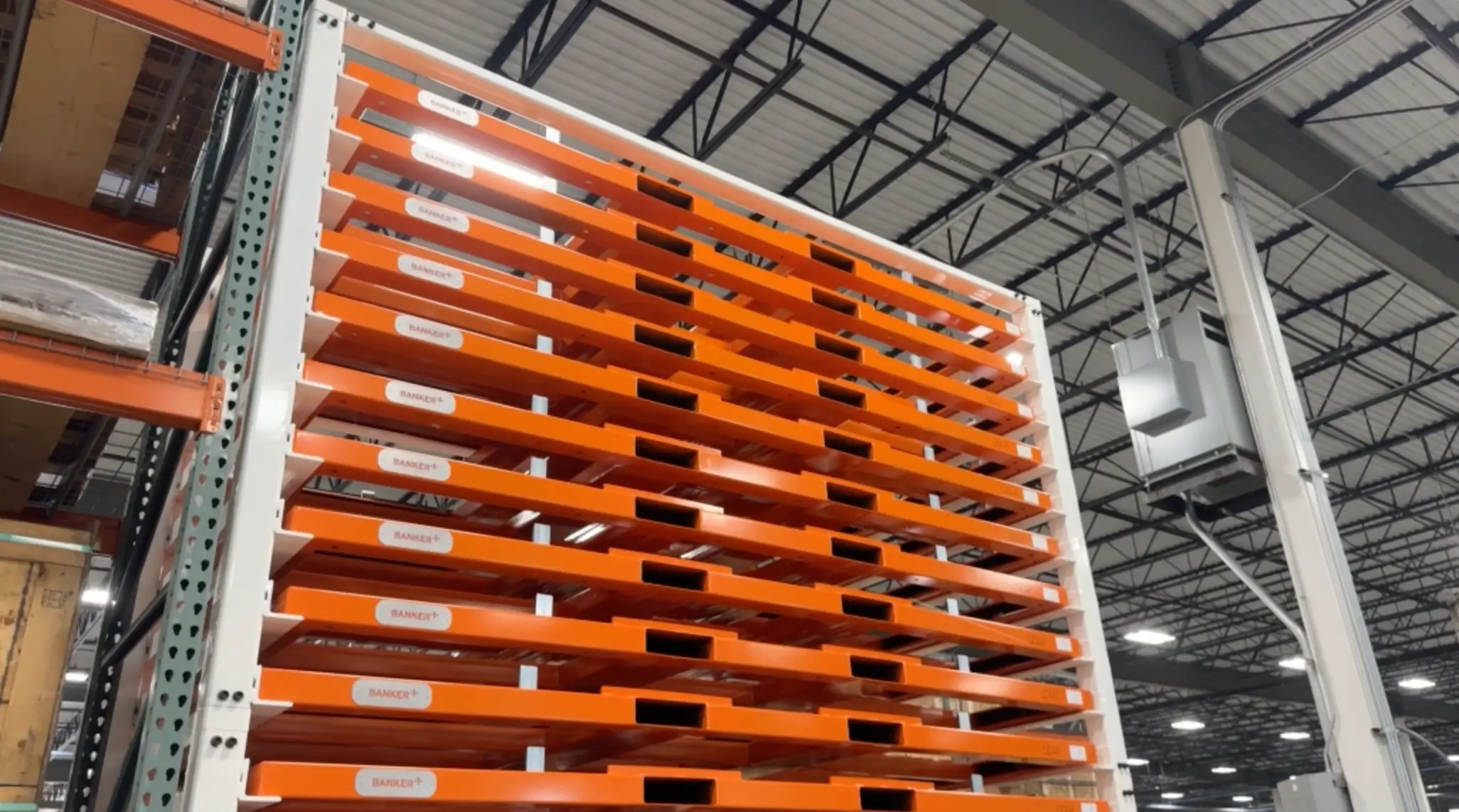 Commercial sheet metal storage rack with high-capacity design